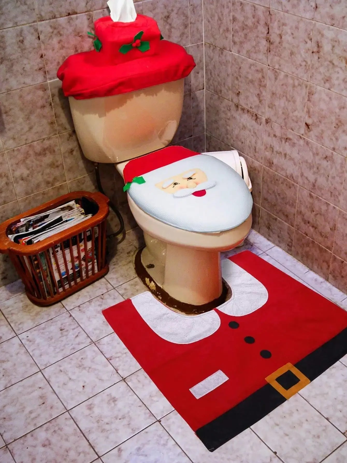 3PCS Christmas Bathroom Decoration Christmas Indoor Home Decor Toilet Set with Toilet Seat Cover,Tank Cover Cover and Rugs Set
